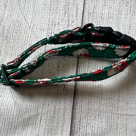 NWOT Aring Pet Christmas Collar – Santa Print – Adjustable – Cat/Small Dog - Picture 3 of 3